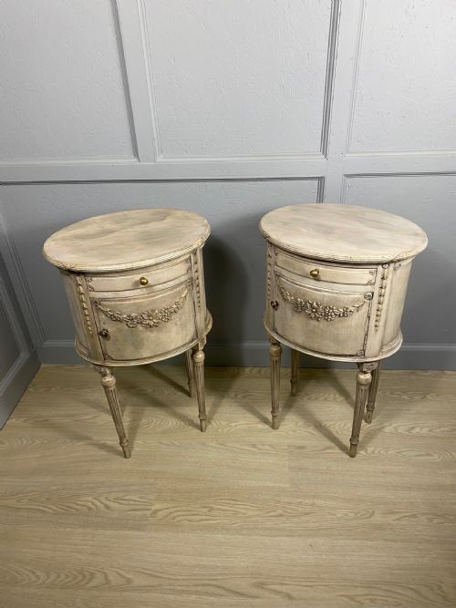 PAIR OF FRENCH OVAL PAINTED BEDSIDE CABINETS - ADDITIONAL PHOTO 1