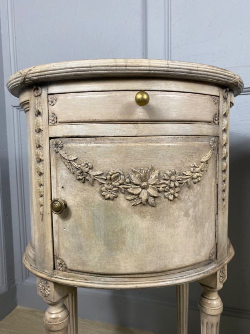 PAIR OF FRENCH OVAL PAINTED BEDSIDE CABINETS - ADDITIONAL PHOTO 4