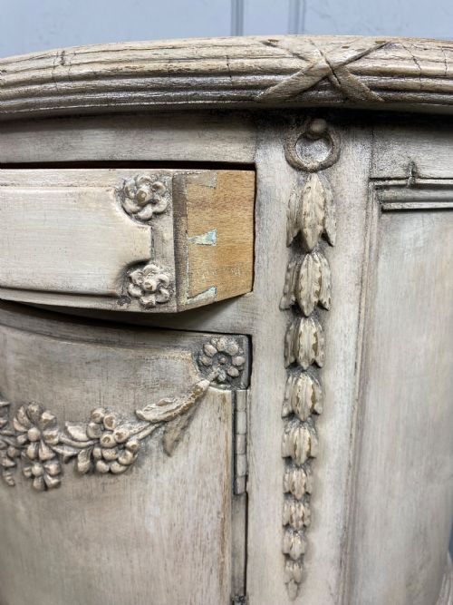 PAIR OF FRENCH OVAL PAINTED BEDSIDE CABINETS - ADDITIONAL PHOTO 7