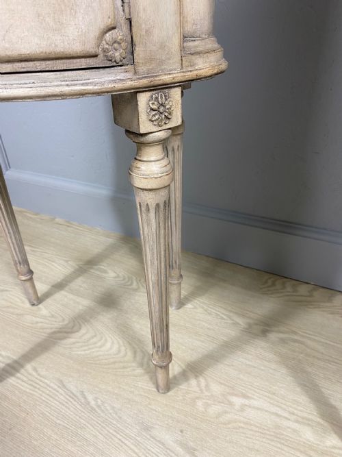 PAIR OF FRENCH OVAL PAINTED BEDSIDE CABINETS - ADDITIONAL PHOTO 8