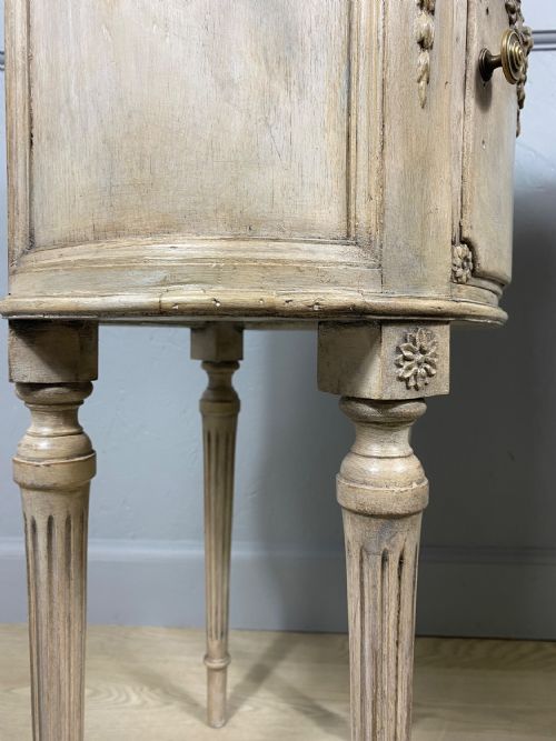 PAIR OF FRENCH OVAL PAINTED BEDSIDE CABINETS - ADDITIONAL PHOTO 10