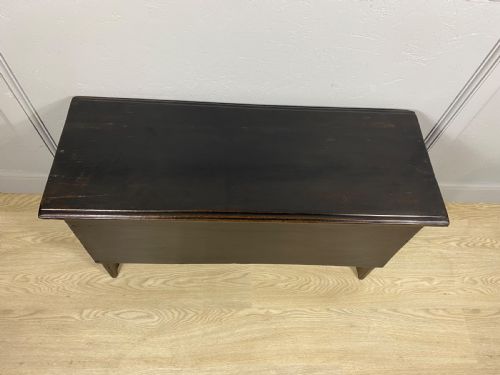 18TH CENTURY DARK OAK COFFER - ADDITIONAL PHOTO 4