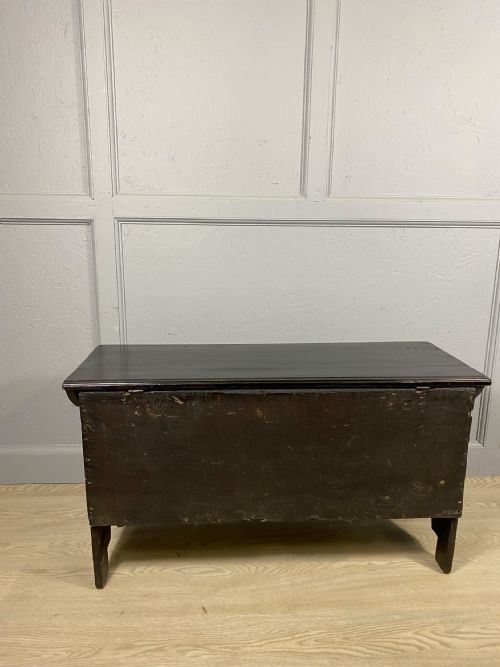 18TH CENTURY DARK OAK COFFER - ADDITIONAL PHOTO 1