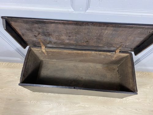 18TH CENTURY DARK OAK COFFER - ADDITIONAL PHOTO 6