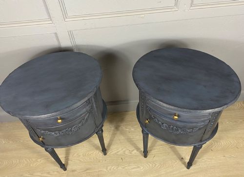 PAIR OF FRENCH OVAL BLUE PAINTED BEDSIDE CABINETS - ADDITIONAL PHOTO 4