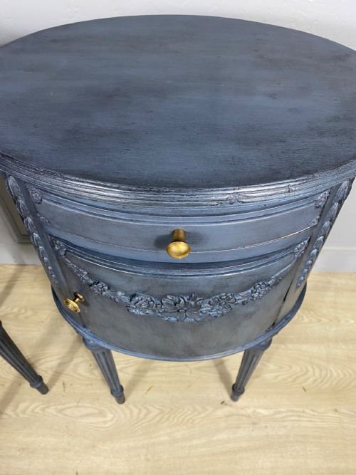 PAIR OF FRENCH OVAL BLUE PAINTED BEDSIDE CABINETS - ADDITIONAL PHOTO 2