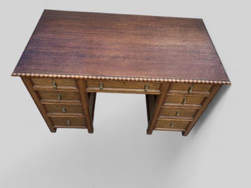 OAK 9 DRAWER PEDESTAL DESK - ADDITIONAL PHOTO 3