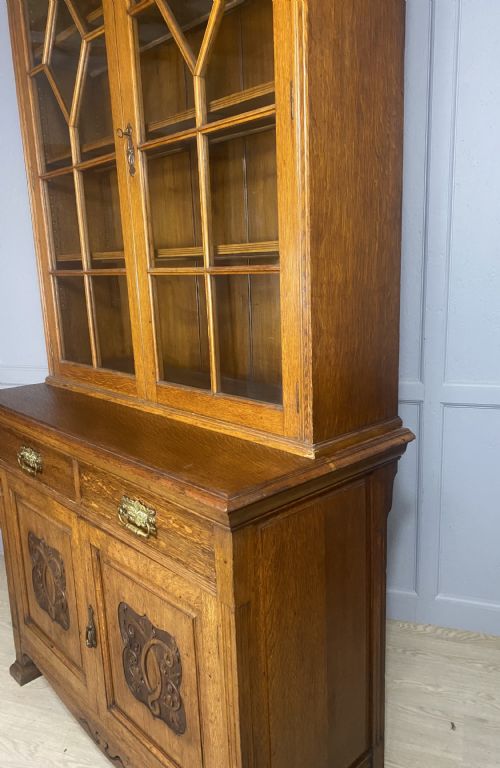 LARGE EDWARDIAN OAK ARTS CRAFTS BOOKCASE - ADDITIONAL PHOTO 4