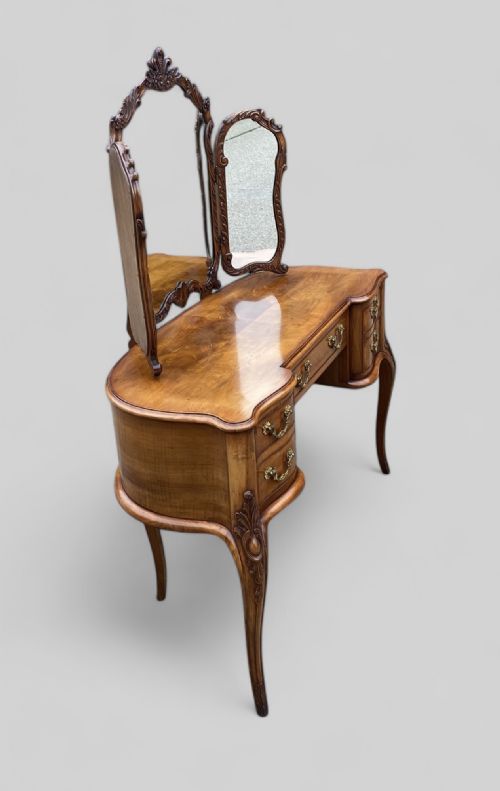 WALNUT DRESSING TABLE - ADDITIONAL PHOTO 1