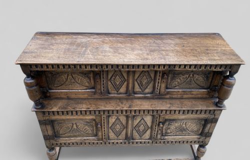 LARGE DISTRESSED OAK CUPBOARD - ADDITIONAL PHOTO 5