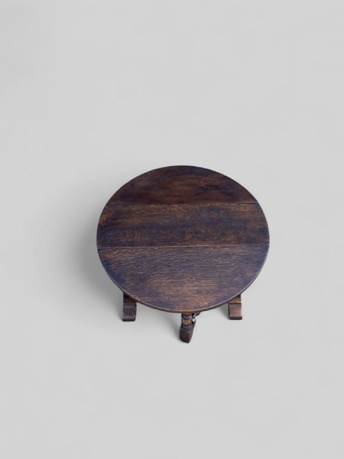 SMALL OAK GATELEG COFFEE TABLE - ADDITIONAL PHOTO 1