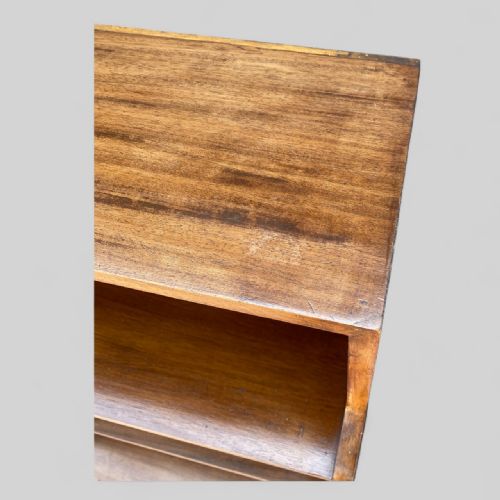 PAIR OF BOOKCASES ALMOST MATCHING CIRCA 1930 - ADDITIONAL PHOTO 4