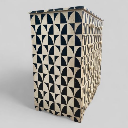 VICTORIAN PAINTED GEOMETRIC CHEST OF DRAWERS - ADDITIONAL PHOTO 4