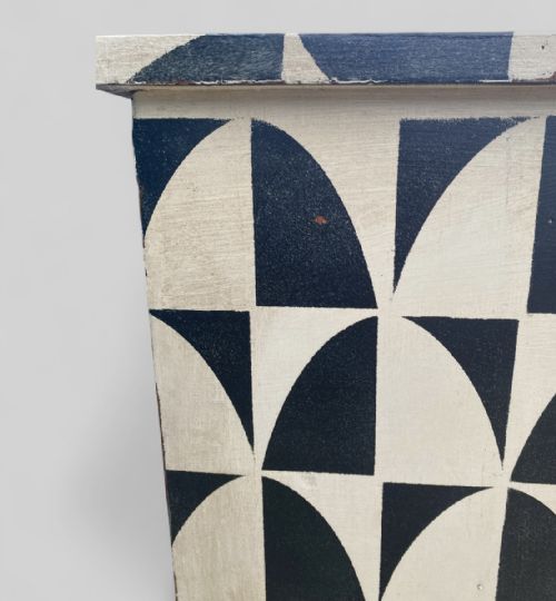 VICTORIAN PAINTED GEOMETRIC CHEST OF DRAWERS - ADDITIONAL PHOTO 11