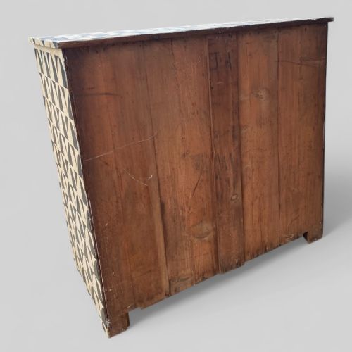 VICTORIAN PAINTED GEOMETRIC CHEST OF DRAWERS - ADDITIONAL PHOTO 13
