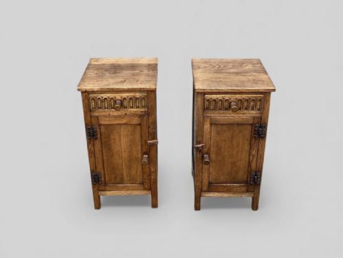 PAIR OF CARVED OAK JACOBEAN REVIVAL BEDSIDE CUPBOARDS C 1930 - ADDITIONAL PHOTO 3
