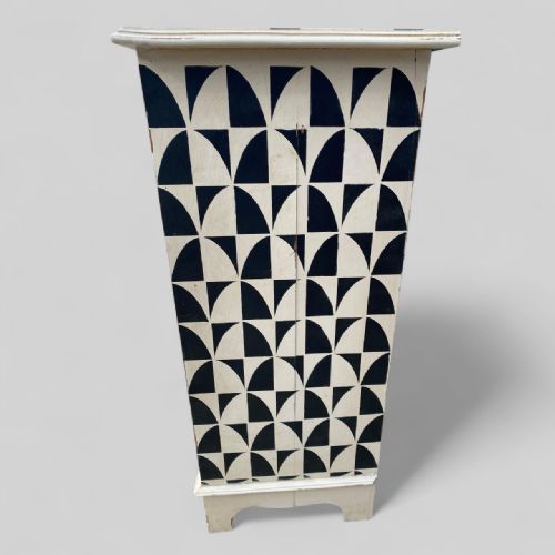 ANTIQUE PAINTED GEOMETRIC CHEST OF DRAWERS - ADDITIONAL PHOTO 6