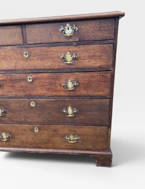 LATE 18TH CENTURY GEORGIAN OAK CHEST OF DRAWERS - ADDITIONAL PHOTO 2