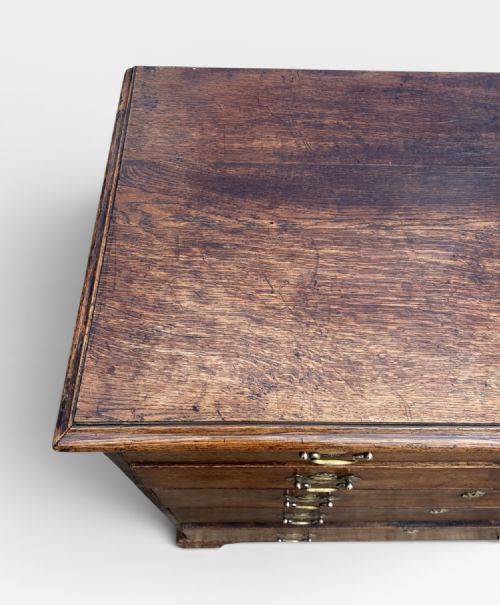 LATE 18TH CENTURY GEORGIAN OAK CHEST OF DRAWERS - ADDITIONAL PHOTO 11