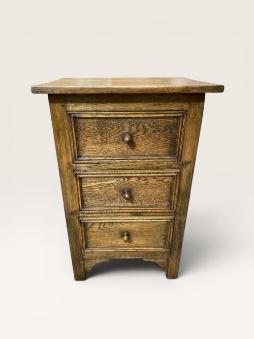 SMALL PAIR OF OAK CHESTS OF DRAWERS - ADDITIONAL PHOTO 5
