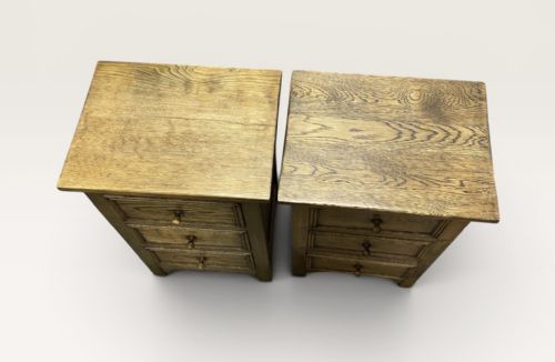 SMALL PAIR OF OAK CHESTS OF DRAWERS - ADDITIONAL PHOTO 9