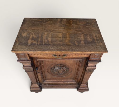 LATE 19TH CENTURY FRENCH CARVED OAK SIDE CABINET - ADDITIONAL PHOTO 2