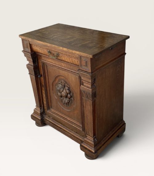 LATE 19TH CENTURY FRENCH CARVED OAK SIDE CABINET - ADDITIONAL PHOTO 4