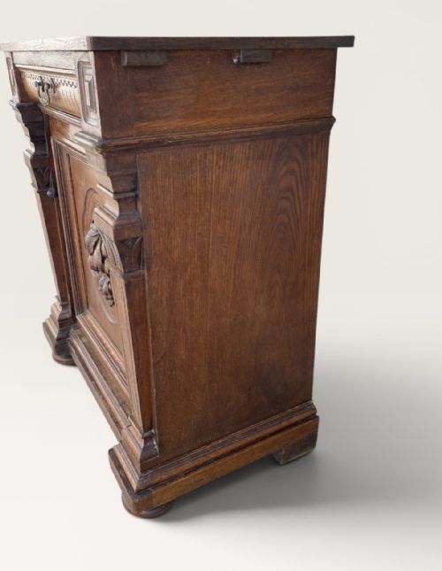 LATE 19TH CENTURY FRENCH CARVED OAK SIDE CABINET - ADDITIONAL PHOTO 6