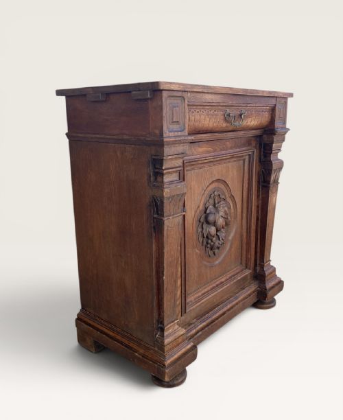 LATE 19TH CENTURY FRENCH CARVED OAK SIDE CABINET - ADDITIONAL PHOTO 10