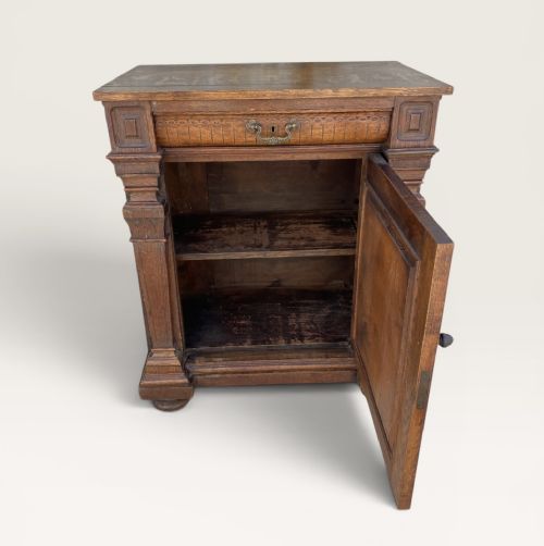 LATE 19TH CENTURY FRENCH CARVED OAK SIDE CABINET - ADDITIONAL PHOTO 14