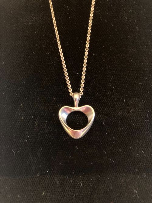 georg jensen silver heart pendant - CATEGORY: ANTIQUE JEWELLERY - DATED 1960