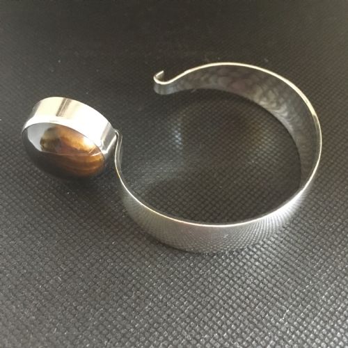 DANISH SILVER BANGLE WITH TIGERS EYE 1960S BY N E FROM - ADDITIONAL PHOTO 4