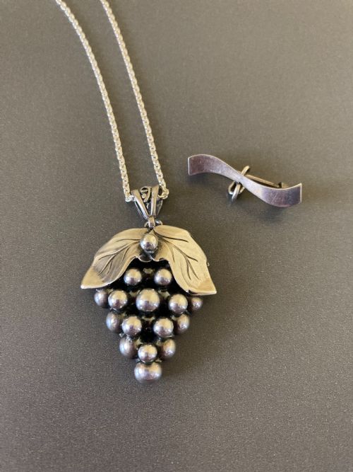 DANISH SILVER PENDANT WITH GRAPES 1950S - ADDITIONAL PHOTO 2