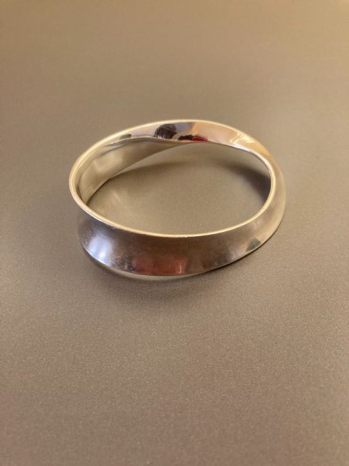 georg jensen danish silver moebius bangle - CATEGORY: ANTIQUE JEWELLERY - DATED 1960