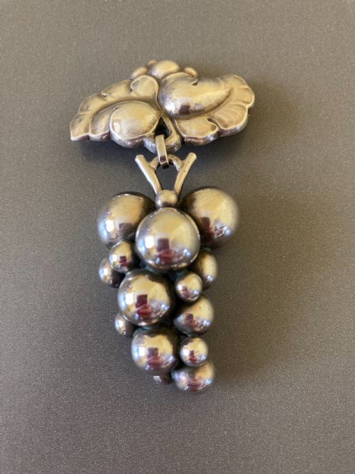 georg jensen danish silver brooch no 217 - CATEGORY: ANTIQUE JEWELLERY - DATED 1960