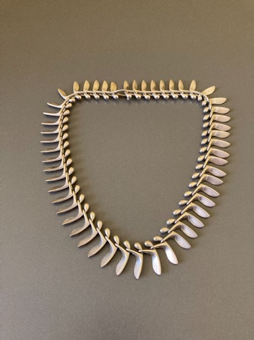 georg jensen danish silver necklace by bent gabrielsen - CATEGORY: ANTIQUE JEWELLERY - DATED 1960