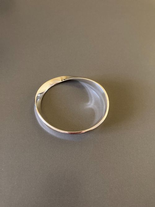 georg jensen danish silver moebius bangle - CATEGORY: ANTIQUE JEWELLERY - DATED 1960