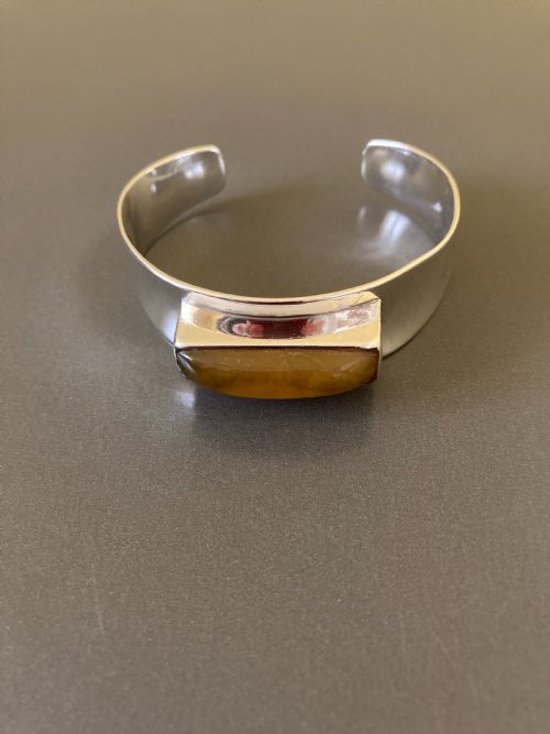 DANISH SILVER BANGLE WITH AMBER 1960S - ADDITIONAL PHOTO 1