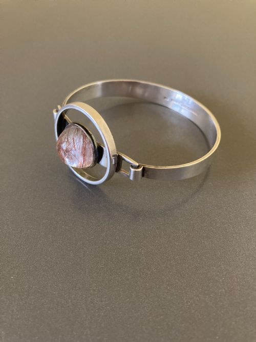FINNISH SILVER BANGLE WITH RUTILATED ROSE QUARTZ - ADDITIONAL PHOTO 1