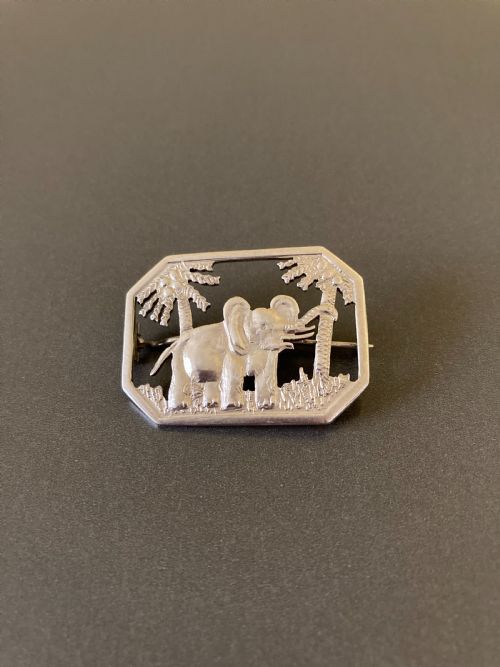 danish silver brooch with elephant 1960s - CATEGORY: ANTIQUE JEWELLERY - DATED 1960