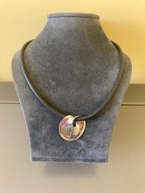 GEORG JENSEN DANISH SILVER MOEBIUS PENDANT 1960S - ADDITIONAL PHOTO 3