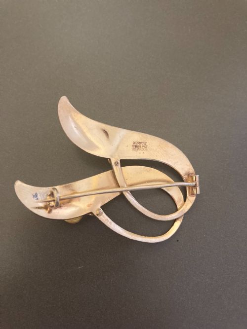 NORWEGIAN SILVER GILT AND ENAMEL BROOCH 1950S - ADDITIONAL PHOTO 3
