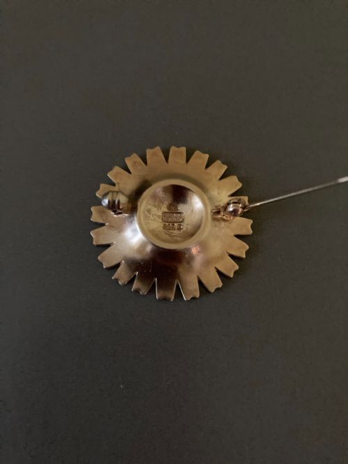 DANISH SILVER AND ENAMEL DAISY BROOCH 1950S - ADDITIONAL PHOTO 2