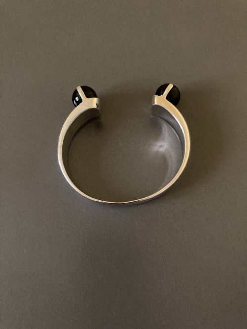 DANISH SILVER BANGLE WITH BLACK ONYX 1960S BY KURT NIELSEN - ADDITIONAL PHOTO 1