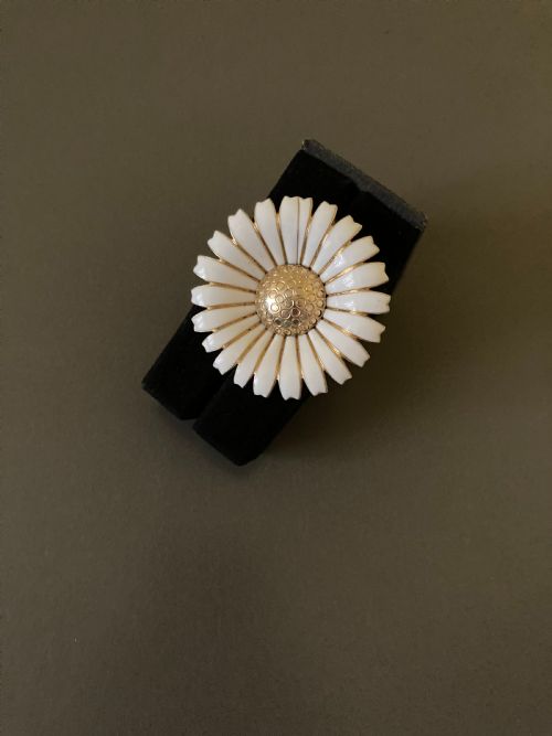 DANISH SILVER GILT AND ENAMEL DAISY BROOCH 1950S BY ANTON MICHELSEN - ADDITIONAL PHOTO 2