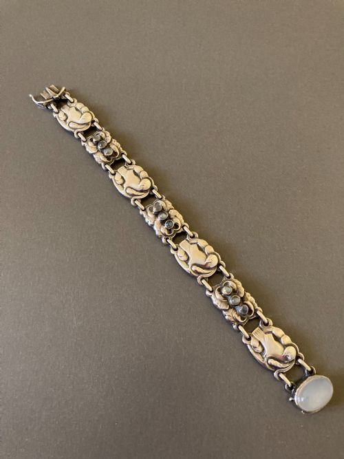 georg jensen danish silver bracelet with moonstones no 24 1950s - CATEGORY: ANTIQUE JEWELLERY - DATED 1950