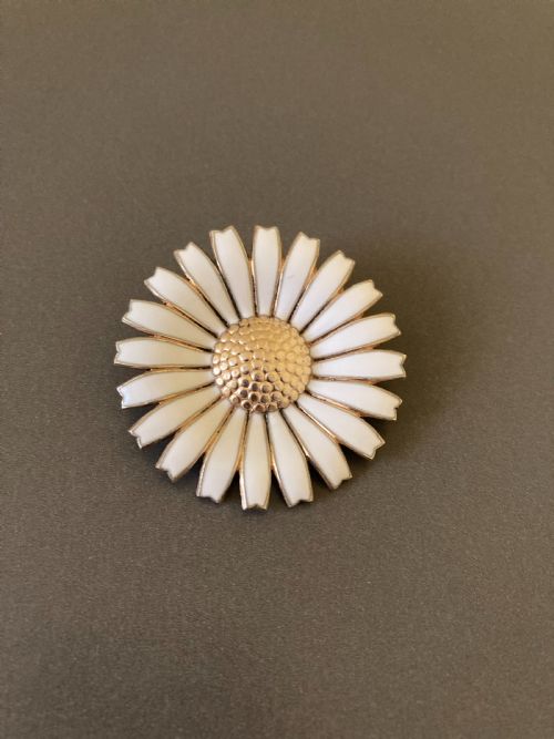 danish silver gilt and enamel daisy brooch 1950s - CATEGORY: ANTIQUE JEWELLERY - DATED 1950