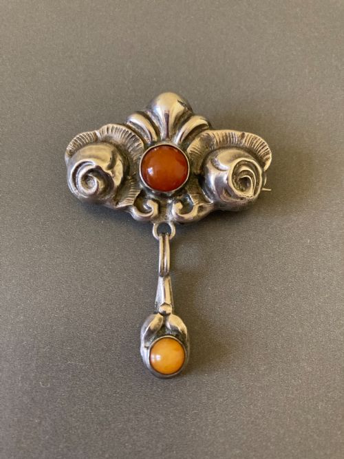 DANISH SILVER BROOCH WITH AMBER C 1910 - ADDITIONAL PHOTO 1