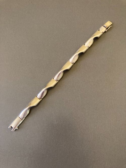 FINNISH SILVER BRACELET BY MATTI J HYVARINEN 1937 2017 - ADDITIONAL PHOTO 1
