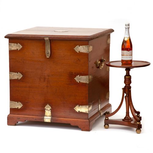 POLISHED ELM BRASS MOUNTED GENTLEMAN'S TRAVELLING CHEST - ADDITIONAL PHOTO 1